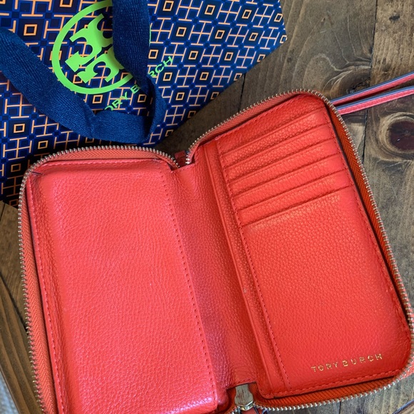 Tory Burch Wallet/Wristlet - Picture 5 of 5